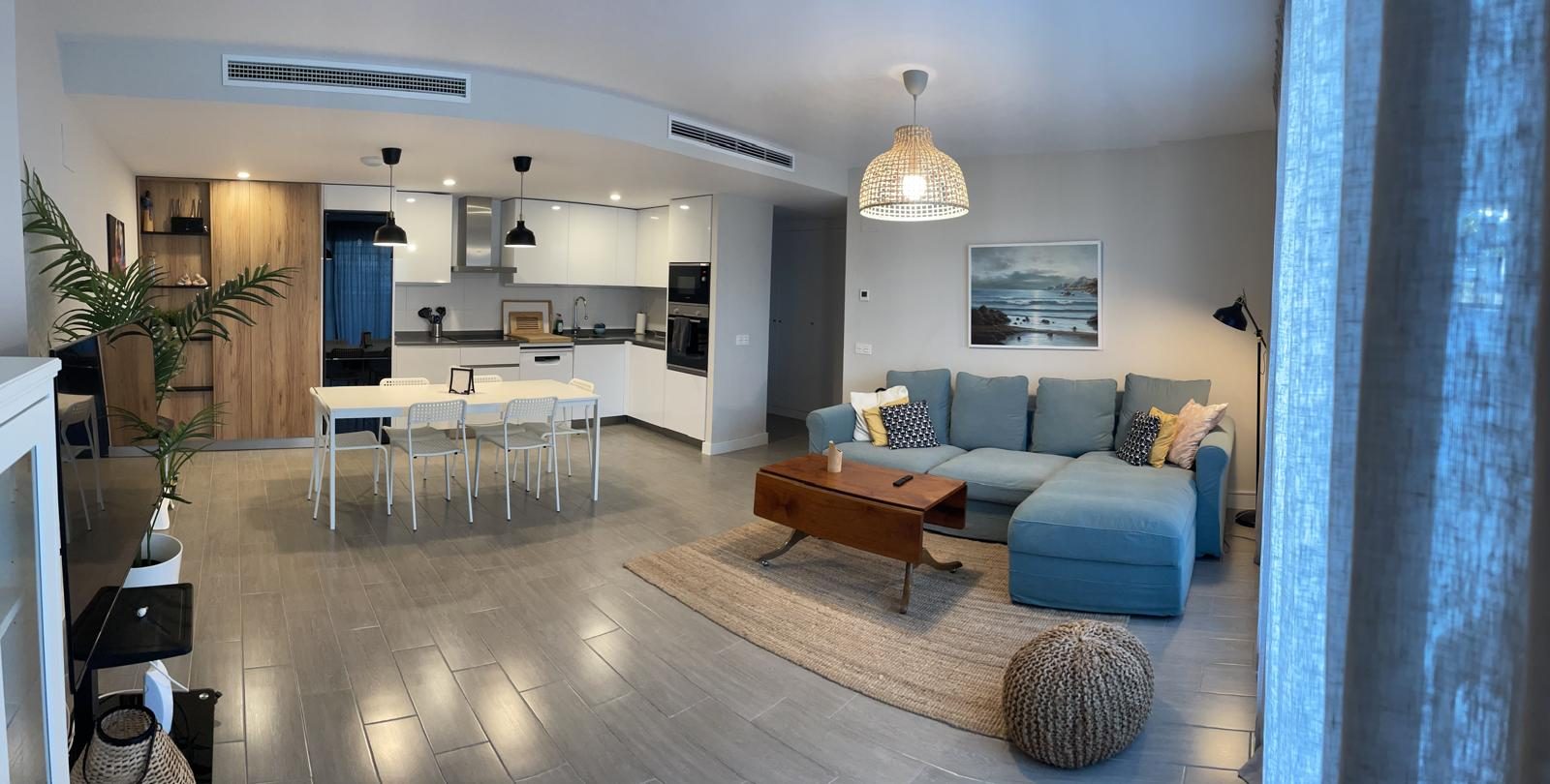 Salón y cocina, apartamento Duna Beach